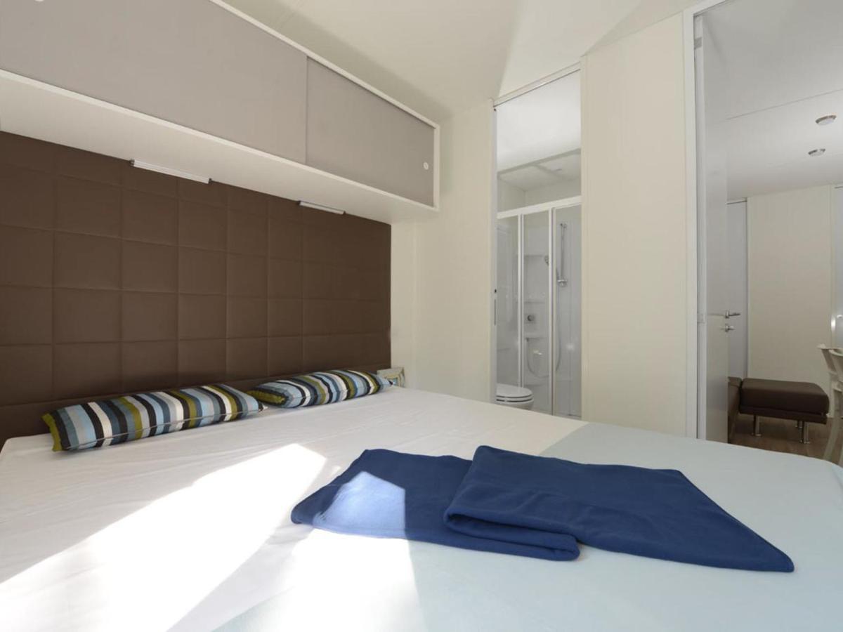 Holiday Home Maxi Caravan Capri By Interhome Baia Domizia Buitenkant foto